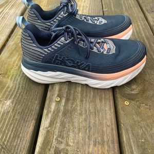 HOKA A ONE ONE BONDI 6